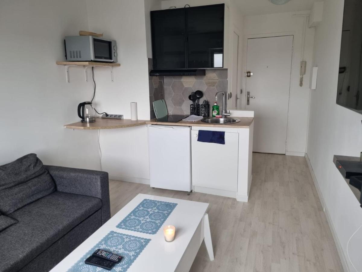 Studio Agreable Proche Gare Apartamento Melun Exterior foto